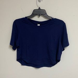 Bodylanguage Navy/White (2) Crop tops size large